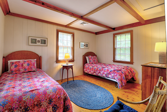 Merrow Cottage Twin Bedroom